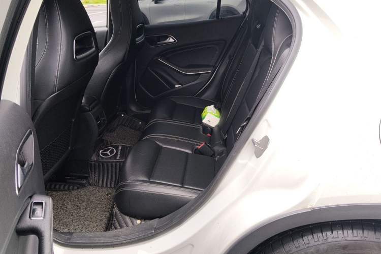 Used Mercedes-Benz GLA 2019 GLA 200 Fashion Model Left Rear Seat