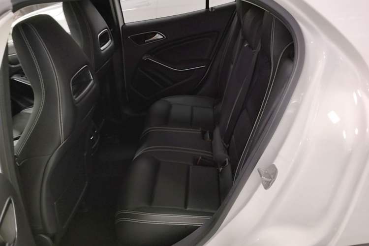Used Mercedes-Benz GLA 2019 GLA 200 Fashion Model Left Rear Seat