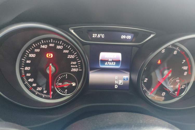 Used Mercedes-Benz GLA 2019 GLA 200 Fashion Model Odometer Close Up