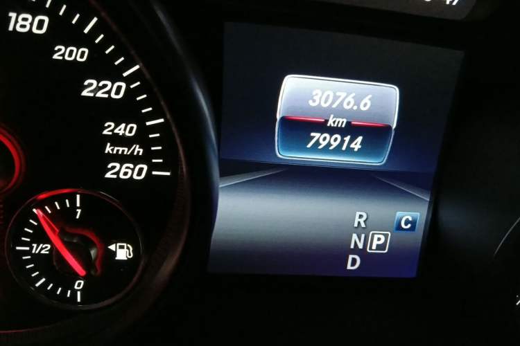 Used Mercedes-Benz GLA 2019 GLA 200 Fashion Model Odometer Close Up