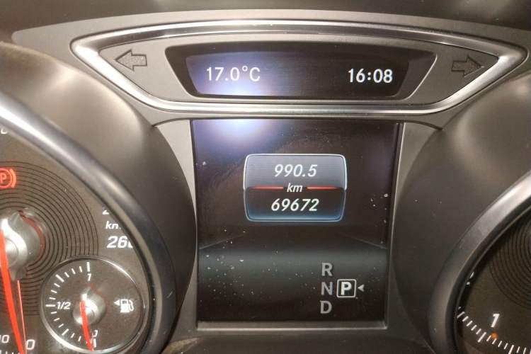 Used Mercedes-Benz GLA 2019 GLA 200 Dynamic Edition Odometer Close Up