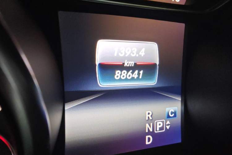 Used Mercedes-Benz GLA 2019 GLA 200 Fashion Model Odometer Close Up