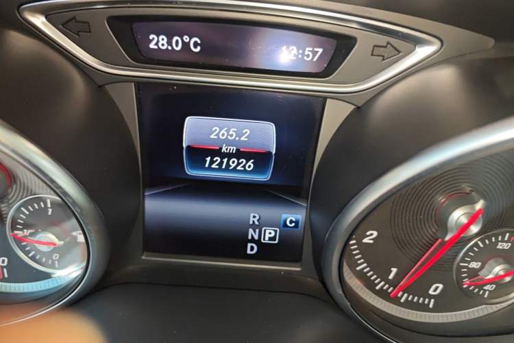 Used Mercedes-Benz GLA 2019 GLA 200 Fashion Model Odometer Close Up