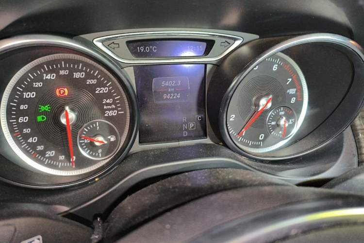 Used Mercedes-Benz GLA 2019 GLA 200 Dynamic Edition Odometer Close Up