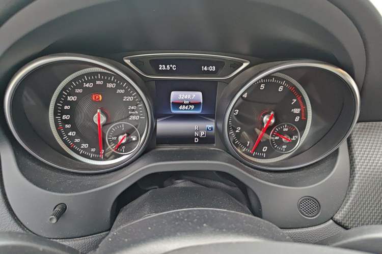 Used Mercedes-Benz GLA 2019 GLA 200 Dynamic Edition Odometer Close Up