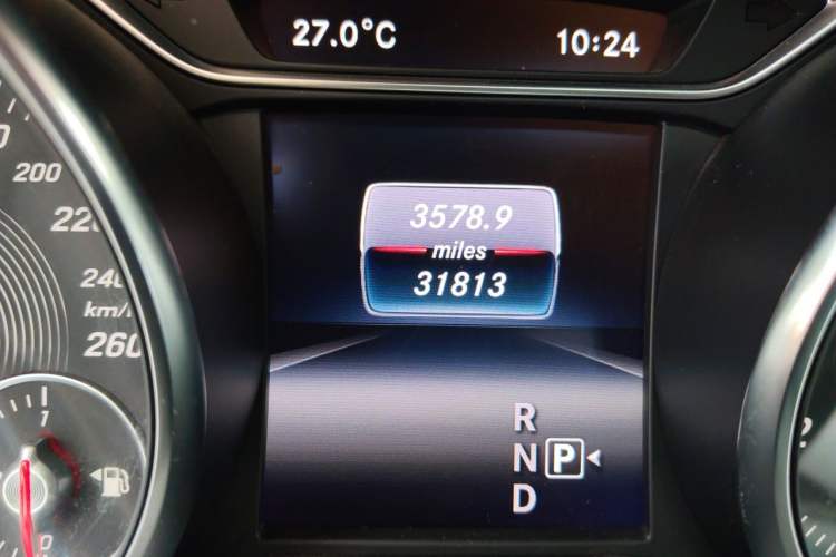 Used Mercedes-Benz GLA 2019 GLA 200 Dynamic Edition Odometer Close Up