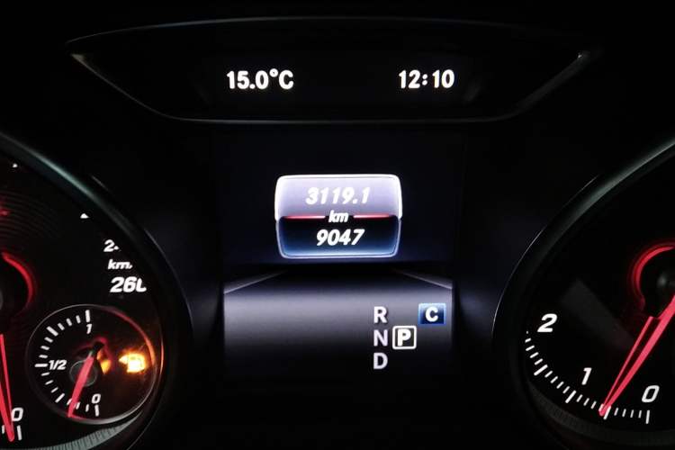 Used Mercedes-Benz GLA 2019 GLA 200 Fashion Model Odometer Close Up