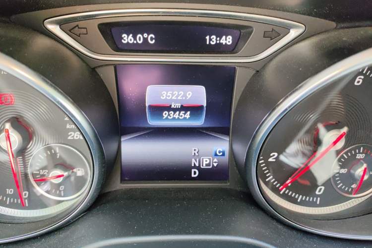 Used Mercedes-Benz GLA 2019 GLA 200 Fashion Model Odometer Close Up