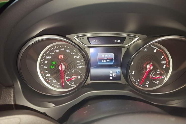 Used Mercedes-Benz GLA 2019 GLA 200 Dynamic Edition Odometer Close Up