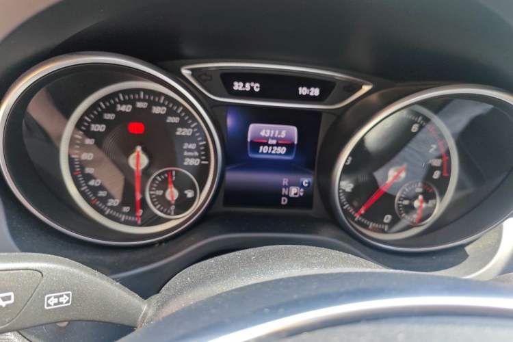 Used Mercedes-Benz GLA 2019 GLA 200 Dynamic Edition Odometer Close Up