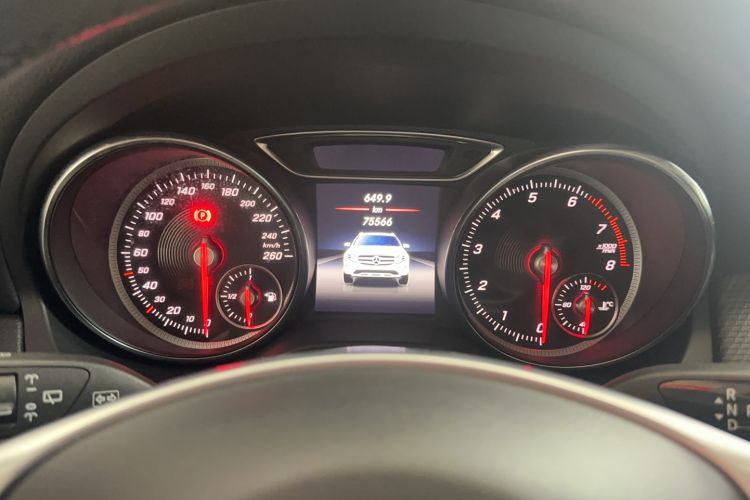 Used Mercedes-Benz GLA 2019 GLA 200 Dynamic Edition Odometer Close Up