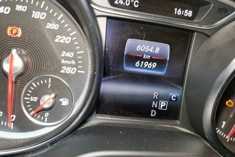 Used Mercedes-Benz GLA 2019 GLA 200 Dynamic Edition Odometer Close Up