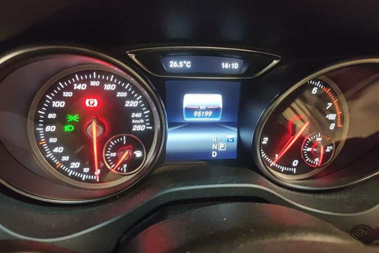 Used Mercedes-Benz GLA 2019 GLA 200 Fashion Model Odometer Close Up
