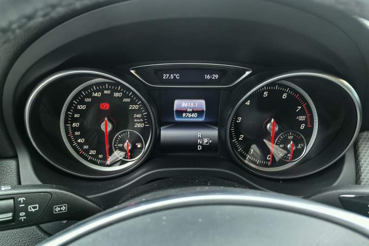 Used Mercedes-Benz GLA 2019 GLA 200 Dynamic Edition Odometer Close Up