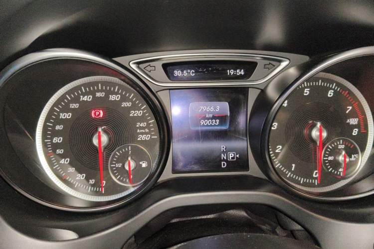 Used Mercedes-Benz GLA 2019 GLA 200 Dynamic Edition Odometer Close Up