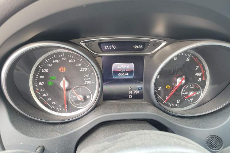 Used Mercedes-Benz GLA 2019 GLA 200 Dynamic Edition Odometer Close Up