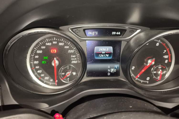 Used Mercedes-Benz GLA 2019 GLA 200 Fashion Model Odometer Close Up
