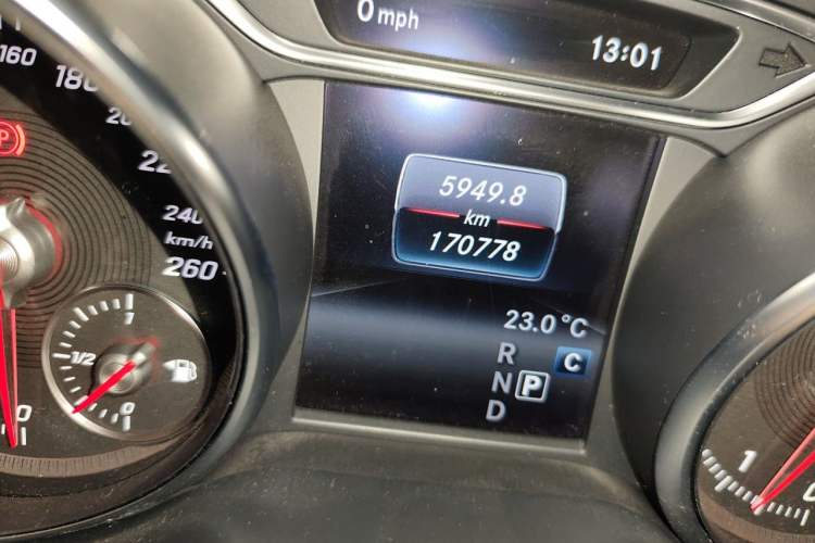 Used Mercedes-Benz GLA 2019 GLA 220 4MATIC Sport Edition Odometer Close Up