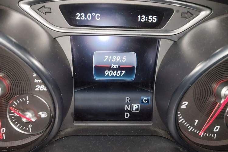 Used Mercedes-Benz GLA 2019 GLA 200 Fashion Model Odometer Close Up