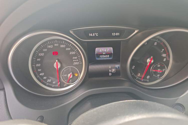 Used Mercedes-Benz GLA 2019 GLA 200 Fashion Model Odometer Close Up