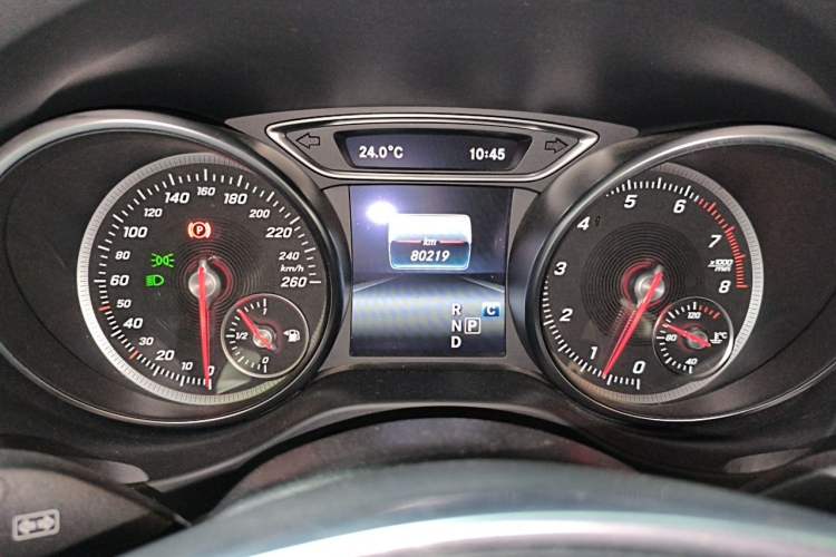 Used Mercedes-Benz GLA 2019 GLA 200 Fashion Model Odometer Close Up