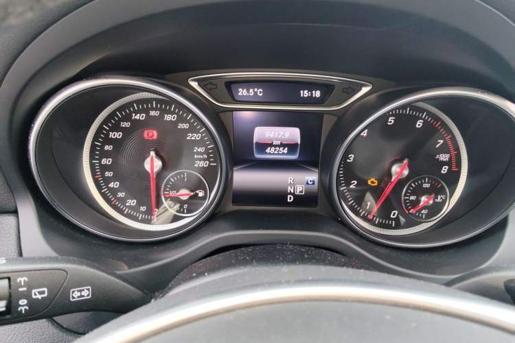 Used Mercedes-Benz GLA 2019 GLA 200 Fashion Model Odometer Close Up