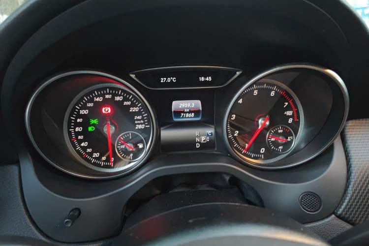 Used Mercedes-Benz GLA 2019 GLA 200 Dynamic Edition Odometer Close Up