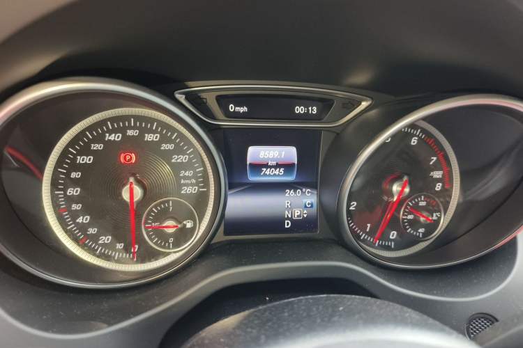 Used Mercedes-Benz GLA 2019 GLA 200 Fashion Model Odometer Close Up