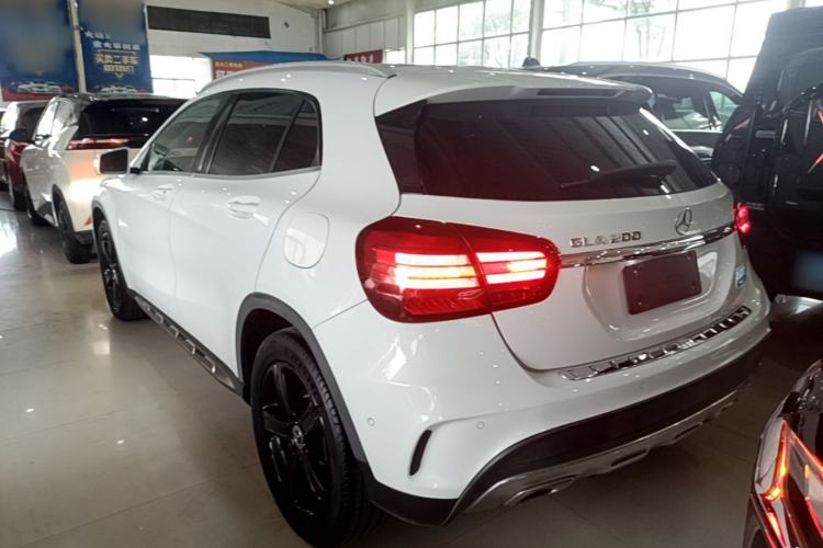 Used Mercedes-Benz GLA 2019 GLA 200 Fashion Model Rear Left 45 Deg