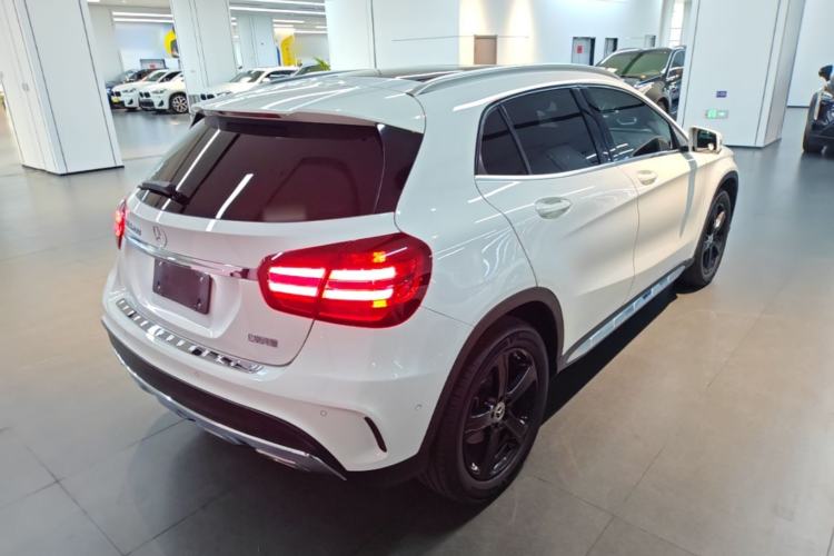 Used Mercedes-Benz GLA 2019 GLA 200 Fashion Model Rear Right 45 Deg