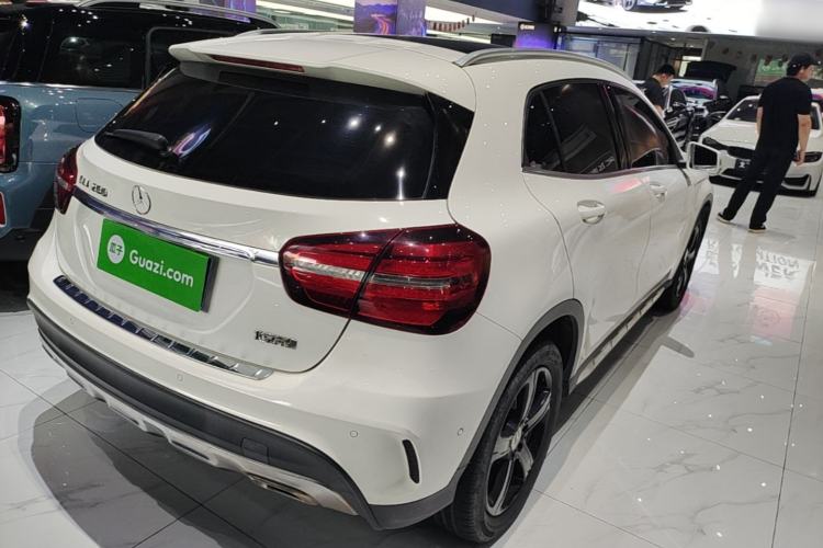 Used Mercedes-Benz GLA 2019 GLA 200 Fashion Model Rear Right 45 Deg