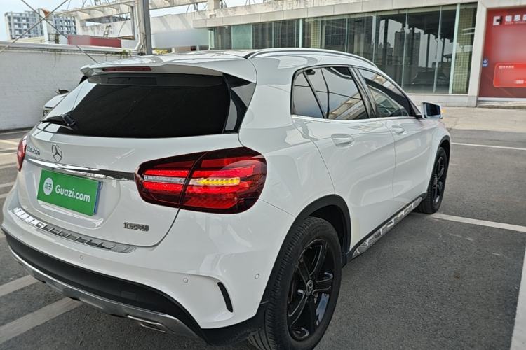 Used Mercedes-Benz GLA 2019 GLA 200 Fashion Model Rear Right 45 Deg