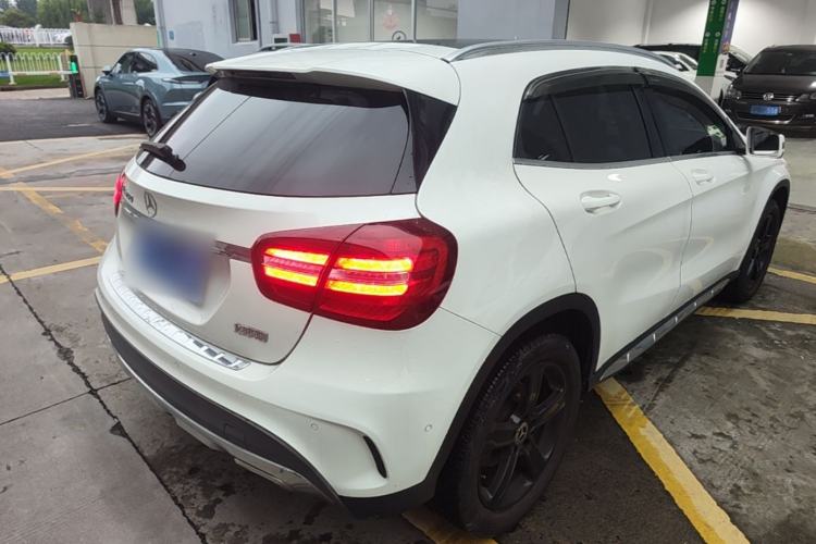 Used Mercedes-Benz GLA 2019 GLA 200 Fashion Model Rear Right 45 Deg