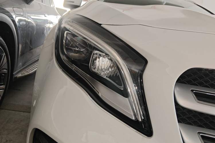 Used Mercedes-Benz GLA 2019 GLA 200 Fashion Model Right Front Headlight