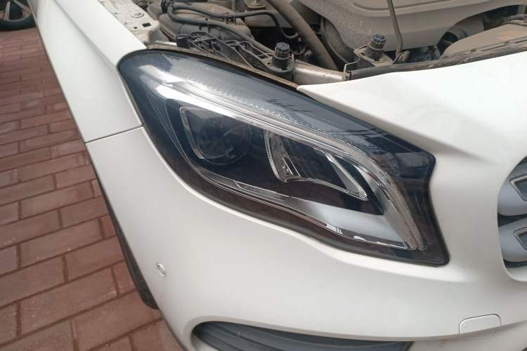 Used Mercedes-Benz GLA 2019 GLA 200 Fashion Model Right Front Headlight