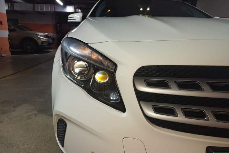 Used Mercedes-Benz GLA 2019 GLA 200 Dynamic Edition Right Front Headlight