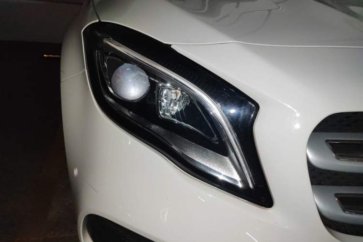 Used Mercedes-Benz GLA 2019 GLA 200 Fashion Model Right Front Headlight