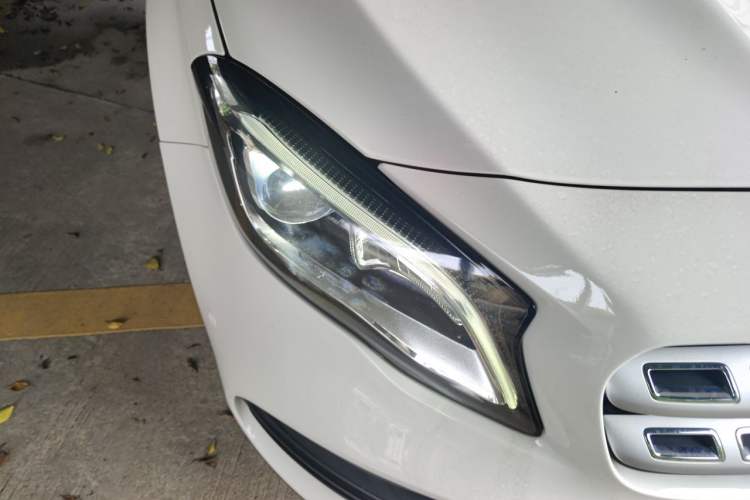 Used Mercedes-Benz GLA 2019 GLA 200 Fashion Model Right Front Headlight