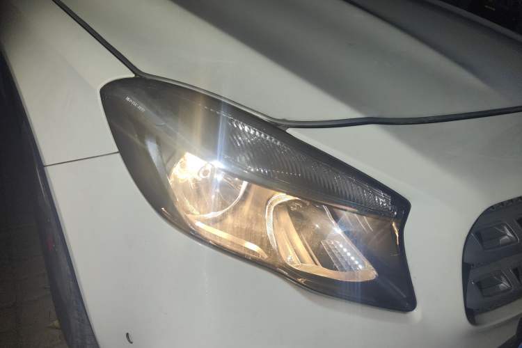 Used Mercedes-Benz GLA 2019 GLA 200 Dynamic Edition Right Front Headlight