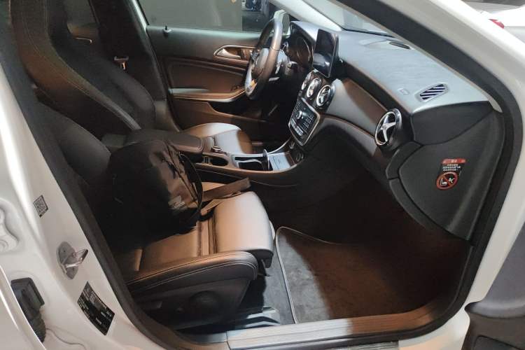 Used Mercedes-Benz GLA 2019 GLA 200 Dynamic Edition Right Front Seat