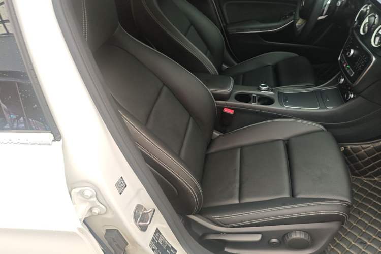 Used Mercedes-Benz GLA 2019 GLA 200 Dynamic Edition Right Front Seat