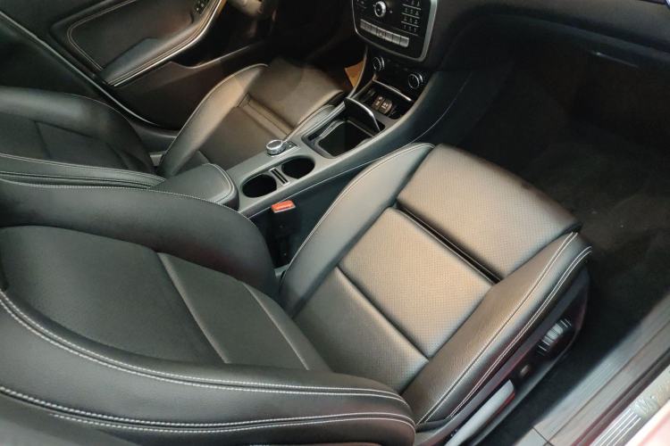Used Mercedes-Benz GLA 2019 GLA 200 Dynamic Edition Right Front Seat