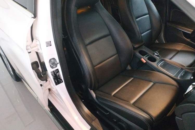 Used Mercedes-Benz GLA 2019 GLA 200 Dynamic Edition Right Front Seat