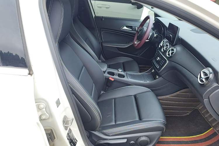 Used Mercedes-Benz GLA 2019 GLA 200 Dynamic Edition Right Front Seat