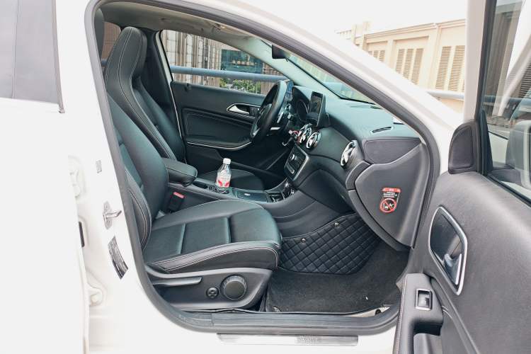 Used Mercedes-Benz GLA 2019 GLA 200 Fashion Model Right Front Seat