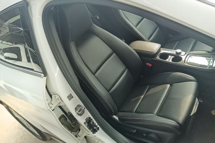 Used Mercedes-Benz GLA 2019 GLA 200 Dynamic Edition Right Front Seat
