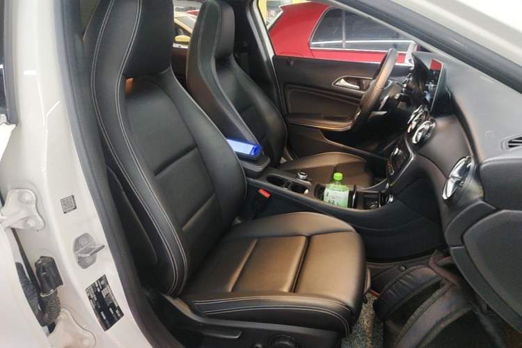 Used Mercedes-Benz GLA 2019 GLA 200 Dynamic Edition Right Front Seat