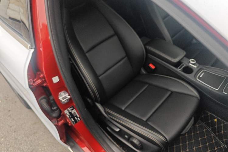 Used Mercedes-Benz GLA 2019 GLA 200 Dynamic Edition Right Front Seat