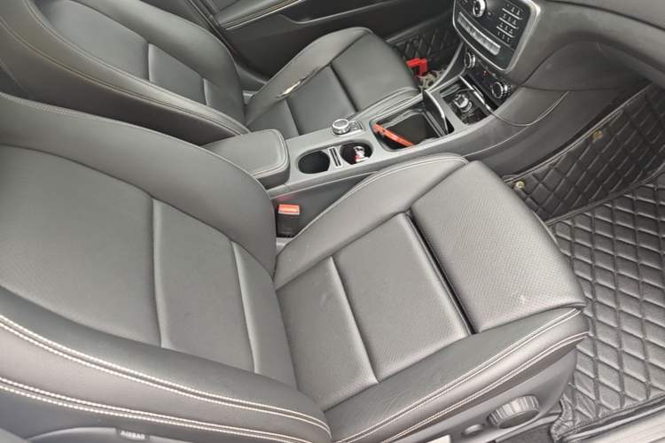 Used Mercedes-Benz GLA 2019 GLA 200 Dynamic Edition Right Front Seat