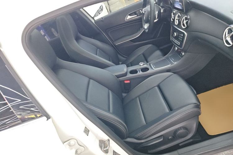 Used Mercedes-Benz GLA 2019 GLA 200 Dynamic Edition Right Front Seat